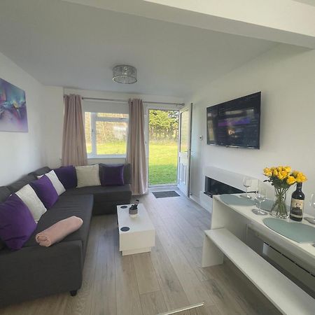 Look No Further Gorgeous Newly Renovated Contemporary Chalet Sandown Bay Holiday Centre 外观 照片