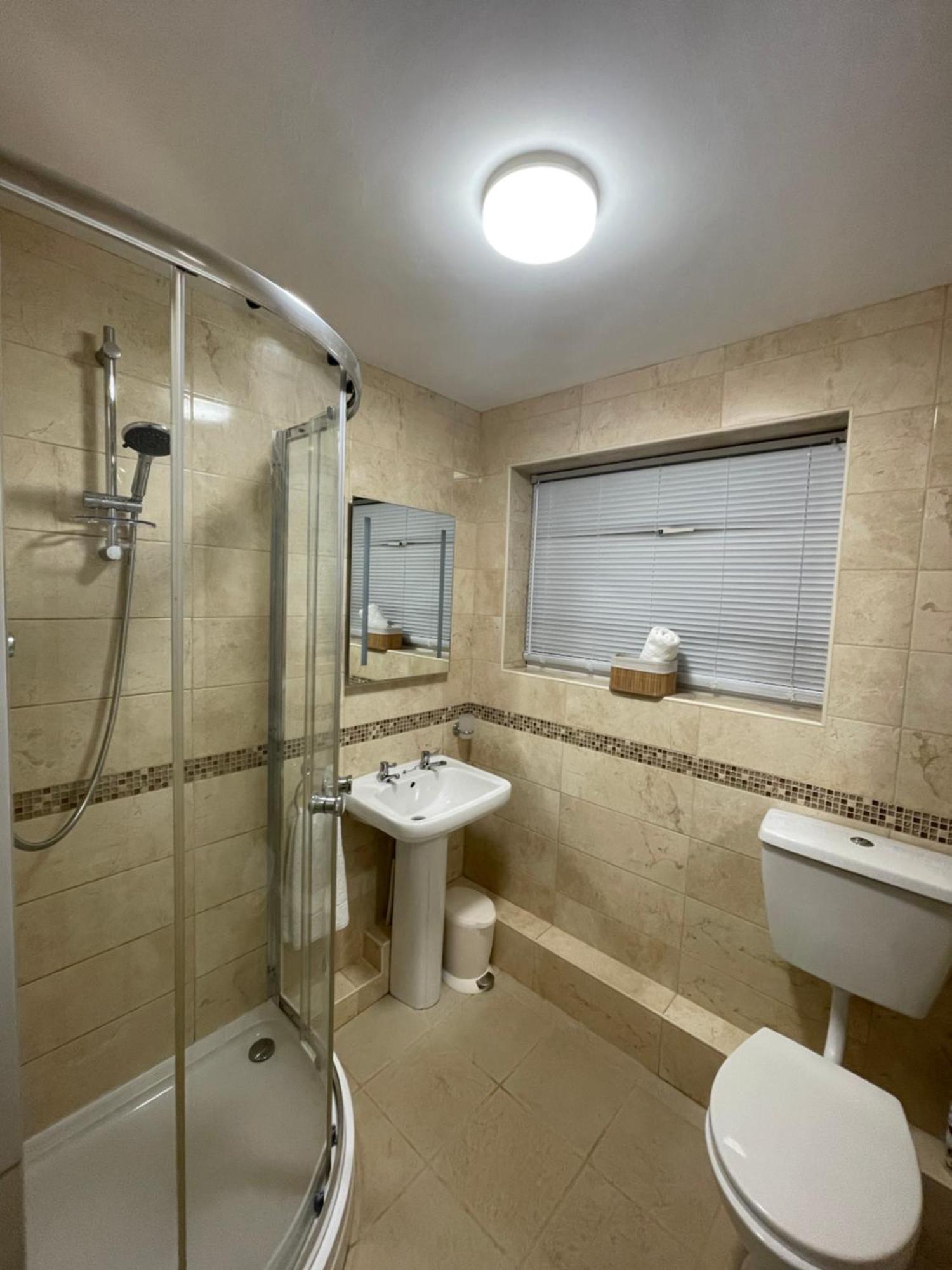 Look No Further Gorgeous Newly Renovated Contemporary Chalet Sandown Bay Holiday Centre 外观 照片